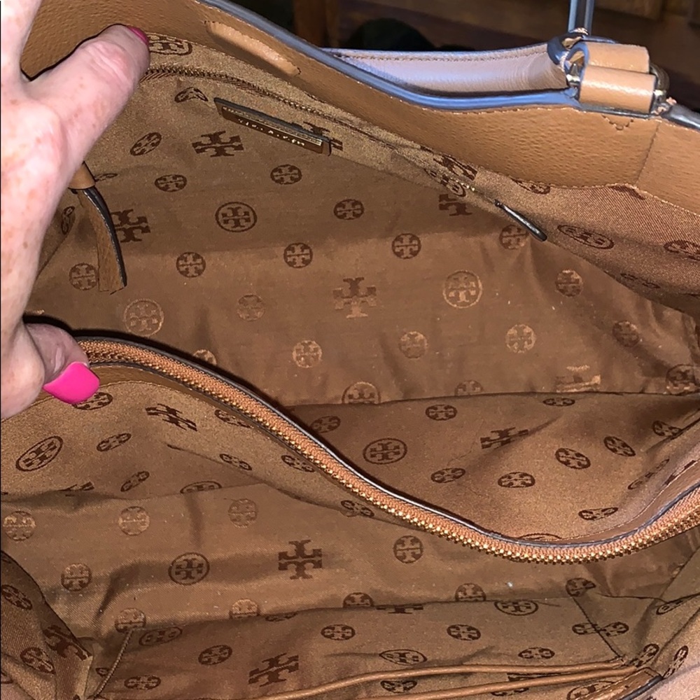 ***SOLD***Tory Burch Tote - Picture 3 of 4